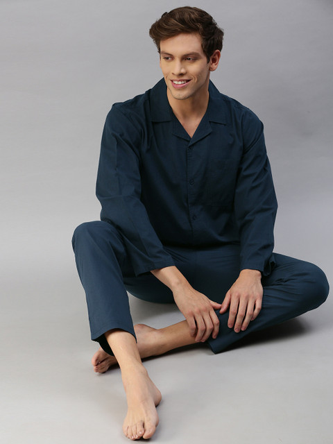 

Mast & Harbour Men Navy Blue Solid Night suit
