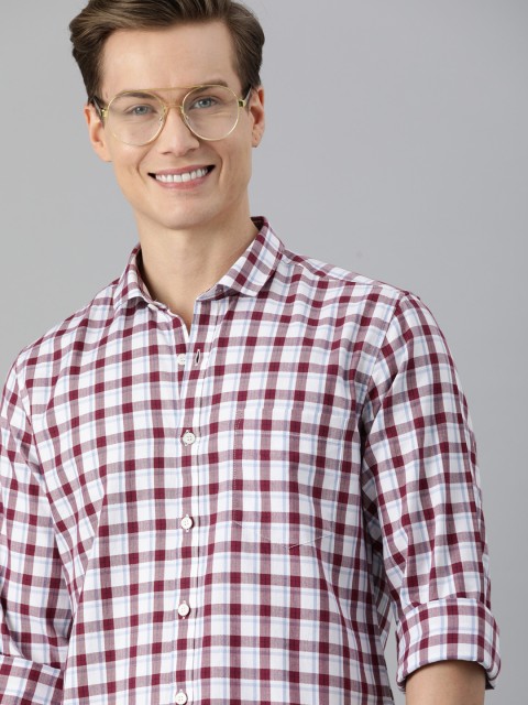 

Mast & Harbour Men White & Maroon Checked Casual Shirt