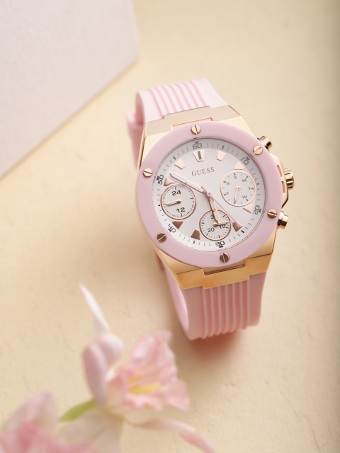 

GUESS Women White Analogue Watch GW0030L4
