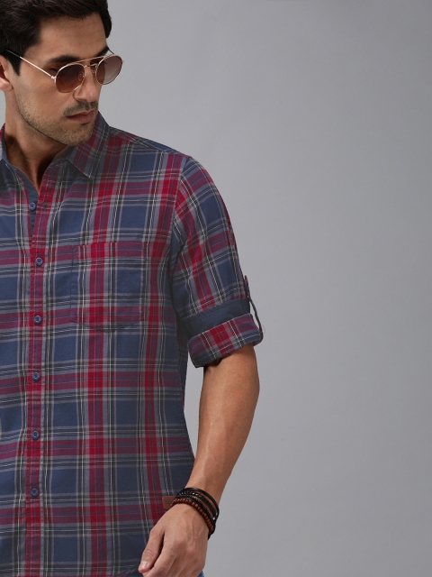 

Roadster Men Navy Blue & Burgundy Regular Fit Checked Casual Shirt