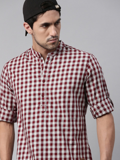 

Roadster Men Maroon & White Regular Fit Checked Casual Shirt