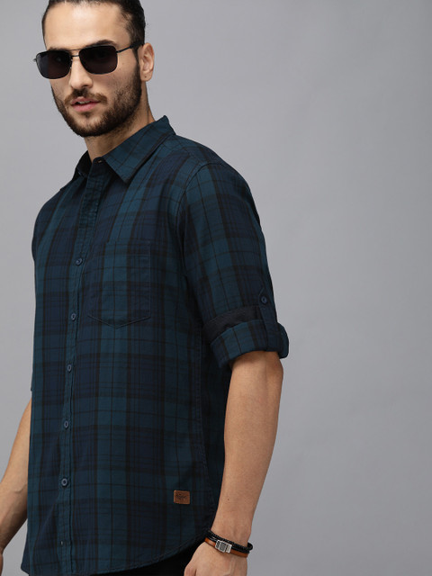 

Roadster Men Navy Blue & Black Pure Cotton Regular Fit Checked Casual Shirt