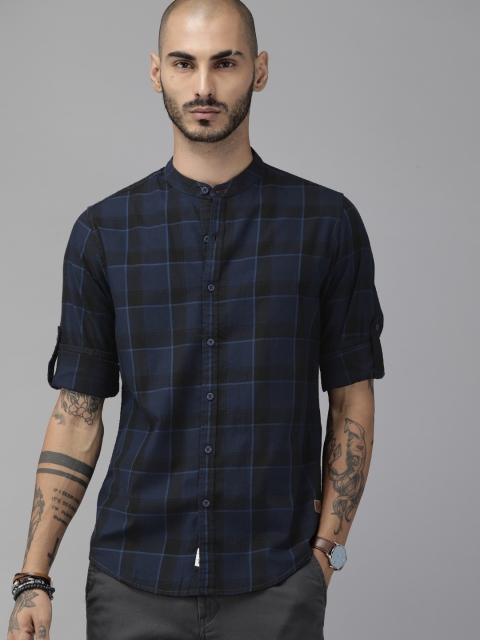 

Roadster Men Navy Blue & Black Regular Fit Checked Casual Shirt