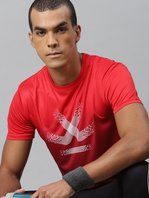 

WROGN ACTIVE Men Red Ombre Dyed Brand Logo Print Slim Fit Round Neck T-shirt