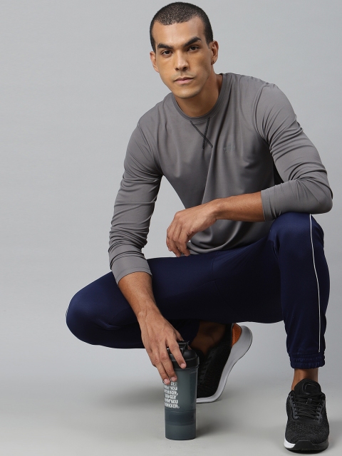 

WROGN ACTIVE Men Grey Solid Round Neck T-shirt
