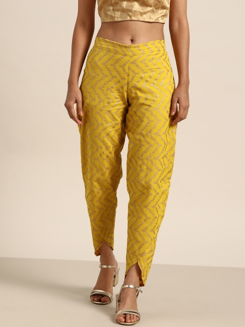 

Shae by SASSAFRAS Women Mustard Yellow & Golden Chevron Foil Print Cropped Tulip Trousers