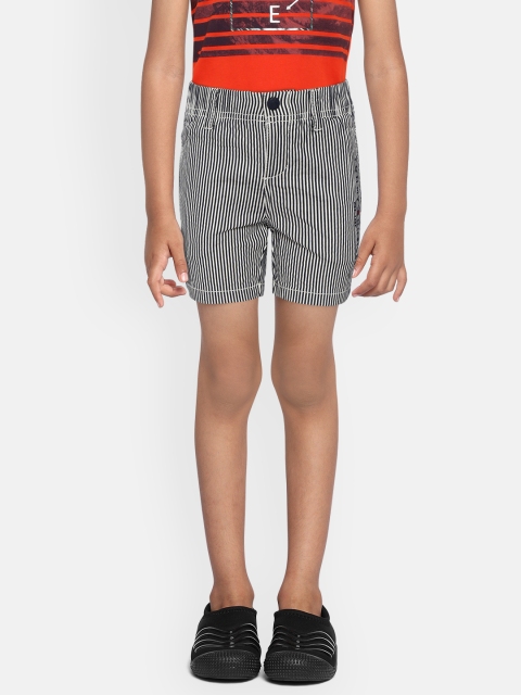 

Tommy Hilfiger Boys White & Navy Blue Nautical Stripes Cotton Seersucker Shorts