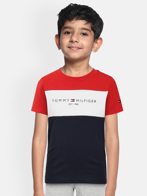 

Tommy Hilfiger Boys Navy Blue Colourblocked Cotton Round Neck T-shirt
