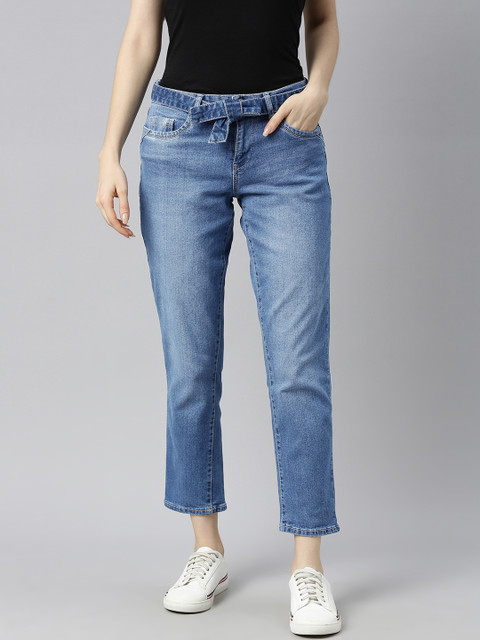 

Mast & Harbour Women Blue Straight Fit Light Fade Stretchable Cropped Jeans