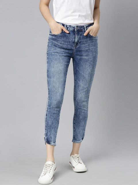 

Mast & Harbour Women Blue Skinny Fit Heavy Fade Stretchable Cropped Jeans