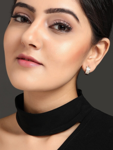 

TOKYO TALKIES X rubans FASHION ACCESSORIES Gold-Plated & White Circular Half Hoop Earrings