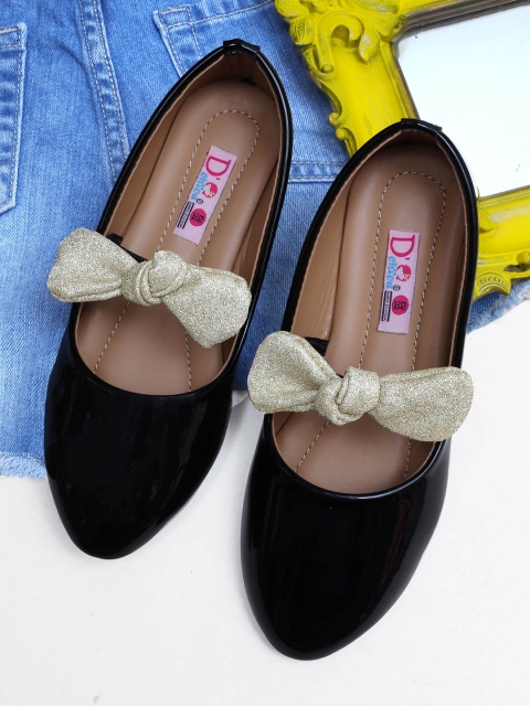 

DChica Girls Black Solid Ballerinas