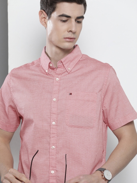 

Tommy Hilfiger Men Red Slim Fit M DANVERS DOBBY STRETCH Self Design Casual Shirt
