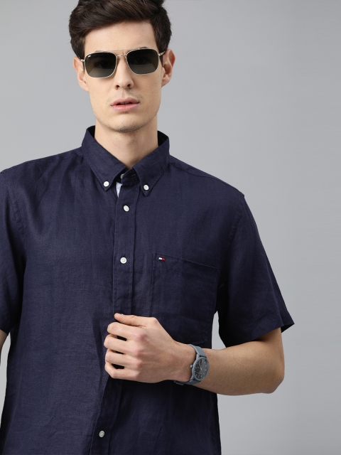 

Tommy Hilfiger Men Navy Blue Regular Fit Solid Casual Shirt