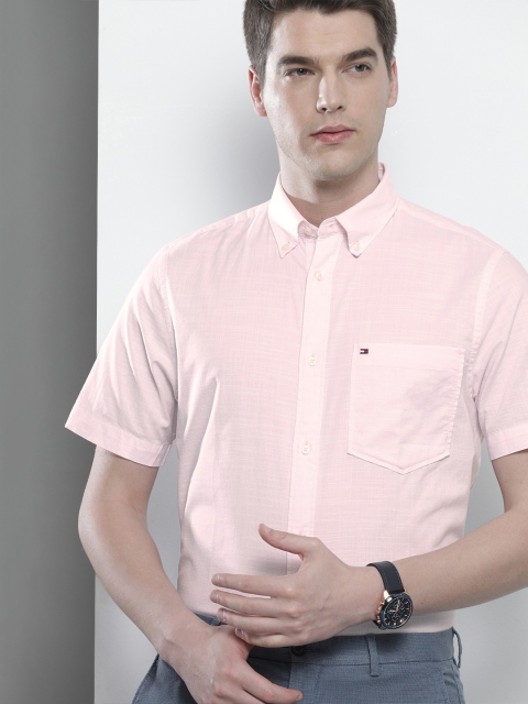 

Tommy Hilfiger Men Pink Regular Fit Solid Casual Shirt