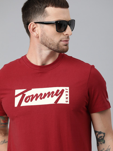 

Tommy Hilfiger Men Red Printed Round Neck T-shirt
