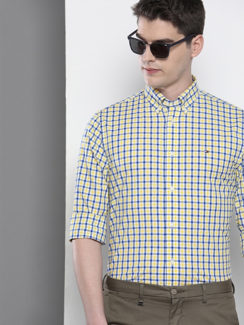 

Tommy Hilfiger Men White & Yellow Regular Fit Gingham Checked Smart Casual Shirt