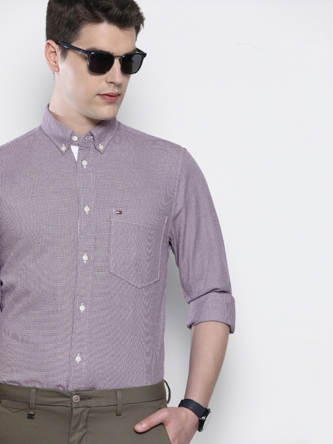 

Tommy Hilfiger Men Navy Blue & White Regular Fit Self Design Dobby Smart Casual Shirt