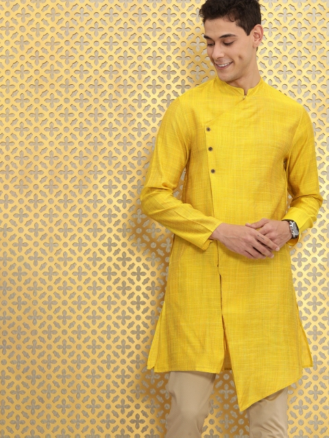 

Ode by House of Pataudi Men Yellow Soloid Angrakha Kurta