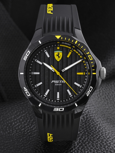 

SCUDERIA FERRARI Men Black Analogue Watch 0830782