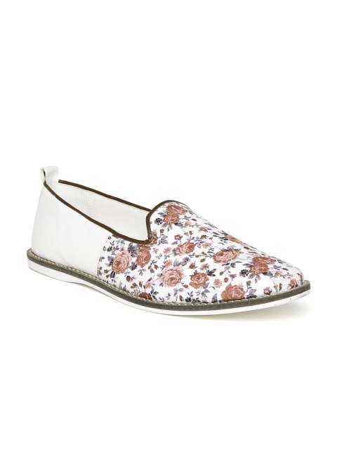 

Knotty Derby by Arden Men White & Brown Floral Print Slip-Ons