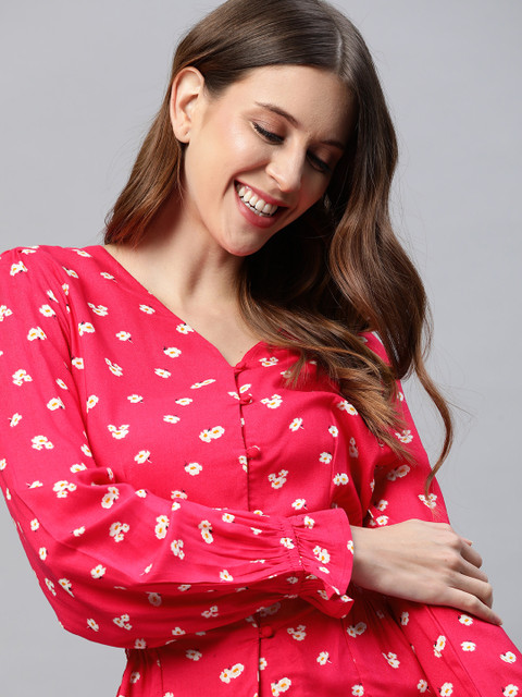 

Mast & Harbour Red & White Floral Print Bell Sleeve Cinched Waist Top