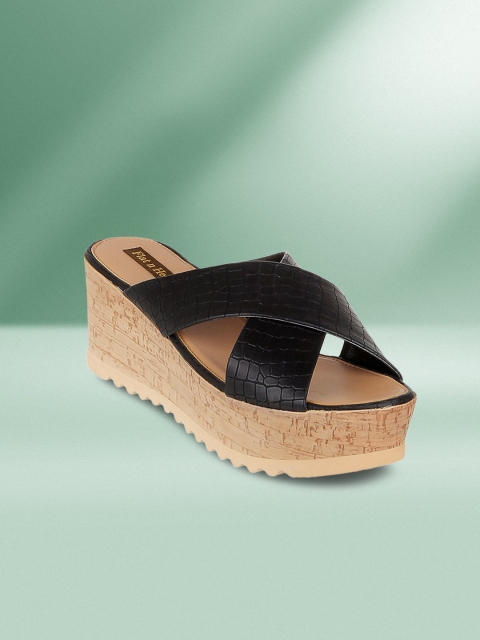 

Flat n Heels Women Black Woven Design Sandals
