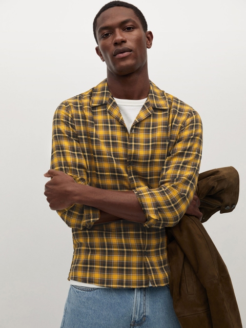 

MANGO MAN Men Mustard Yellow & Brown Regular Fit Checked Casual Shirt
