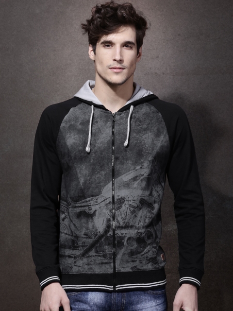 

Roadster Men Grey Printed Hooded Sweatshirt