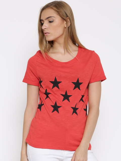 

Vero Moda Red Star Print T-shirt