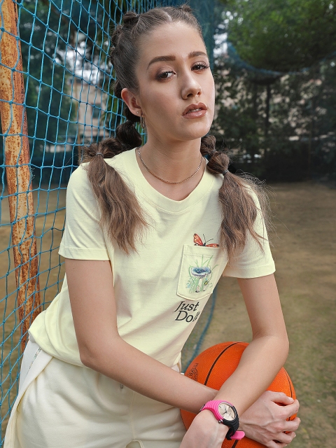 

Nike Cream-Coloured & Black Pure Cotton Regular Top