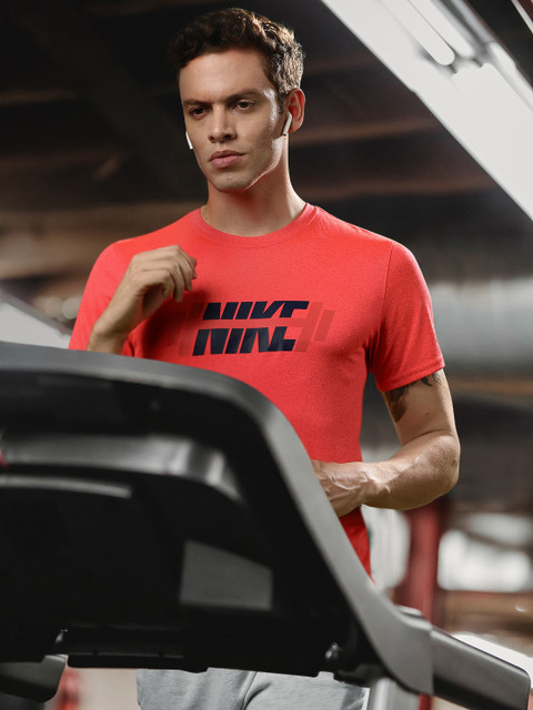

Nike Men Red Printed NK DRY TEE LEG NB OG FS Dri-Fit Round Neck T-shirt
