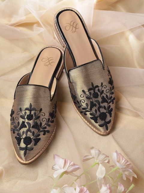 

House of Pataudi Women Gold-Toned & Black Embroidered Handcrafted Mules