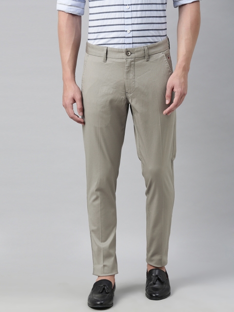 

Louis Philippe Sport Men Olive Green Tapered Fit Solid Chinos