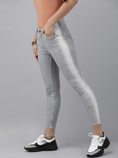 

Roadster Women Grey Super Skinny Fit Mid-Rise Clean Look Stretchable Cropped Jeans