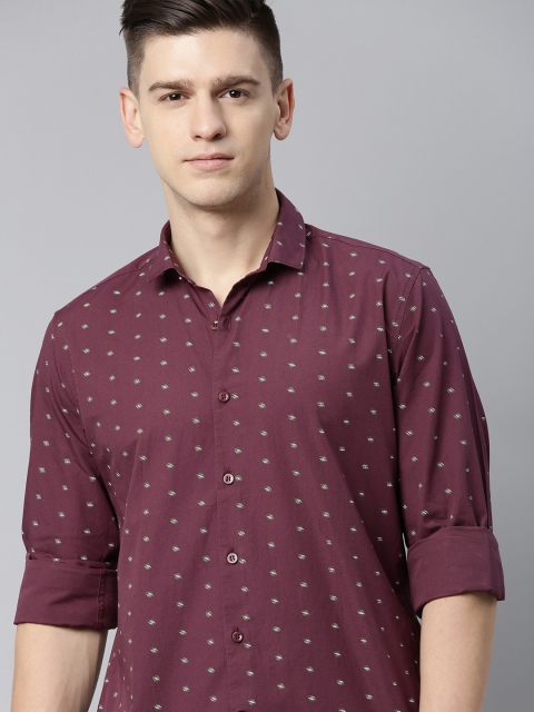 

Mast & Harbour Men Burgundy & Cream-Coloured Printed Casual Shirt