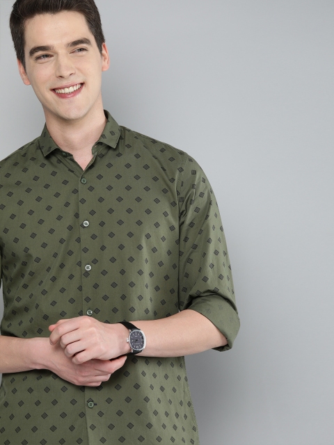 

Mast & Harbour Men Green & Black Printed Shirt