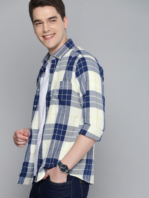 

Mast & Harbour Men Off-White & Navy Blue Regular Fit Checked Twill Casual Shirt