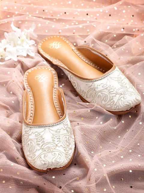 

House of Pataudi Women Off White Embroidered Leather Ethnic Mules