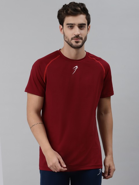 

FUAARK Men Maroon Solid Slim Fit Round Neck T-shirt