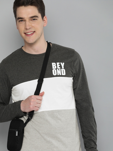 

HERE&NOW Men Grey & White Colourblocked Round Neck T-shirt