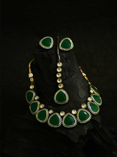 

justpeachy Green & White Rhodium Plated Kundan Studded Jewellery Set