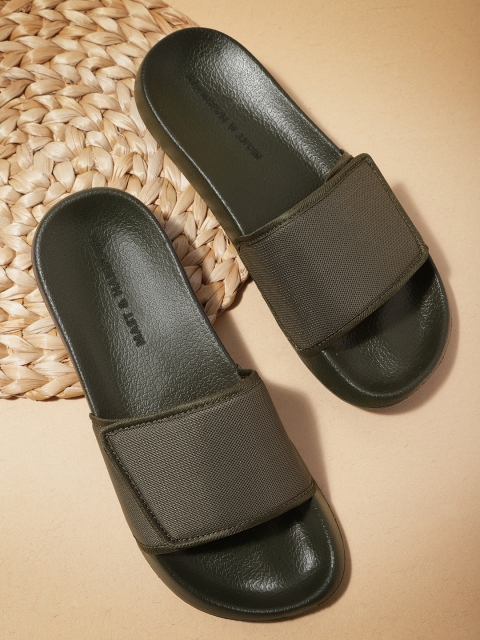 

Mast & Harbour Men Olive Green Woven Design Sliders