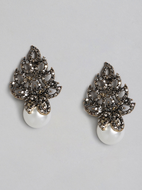 

Justpeachy Black & White Antique Leaf Shaped Oversized Studs