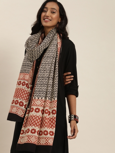 

Taavi Beige & Black Bagru Hand Block Print Dupatta, Off white