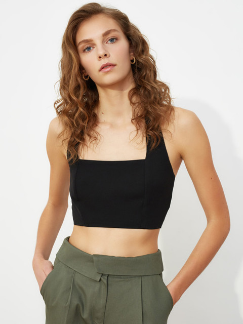 

TRENDYOL COLLECTION Black Halter Neck Fitted Crop Top