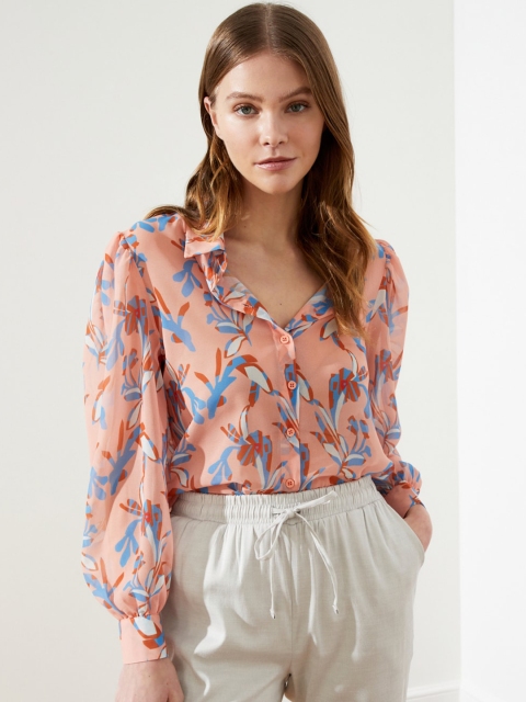 

Trendyol Women Peach-Coloured Blue Floral Casual Shirt