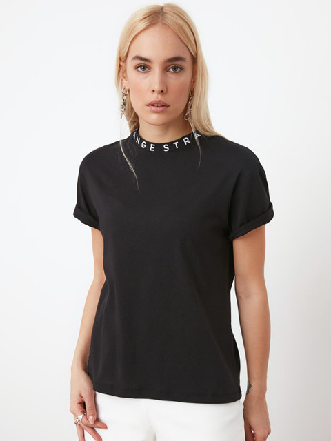 

Trendyol Women Black Solid Round Neck Cotton T-shirt wit Printed Detail