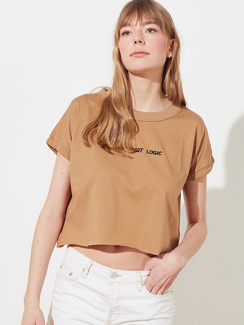

Trendyol Women Beige Printed Round Neck Cotton Crop T-shirt