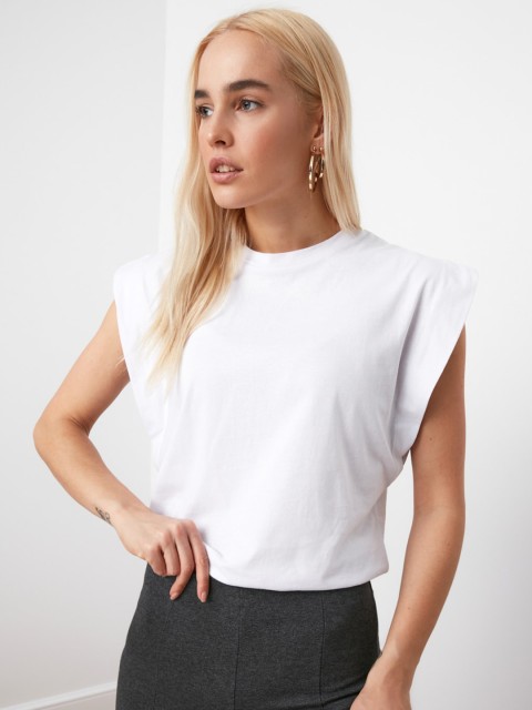 

TRENDYOL COLLECTION Women White Solid Round Neck T-shirt